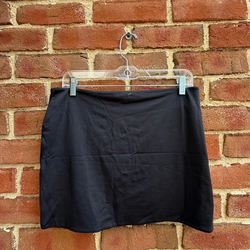 Aritzia Contour Enrich Mini Tube Skirt Built In Brief Black L NEW